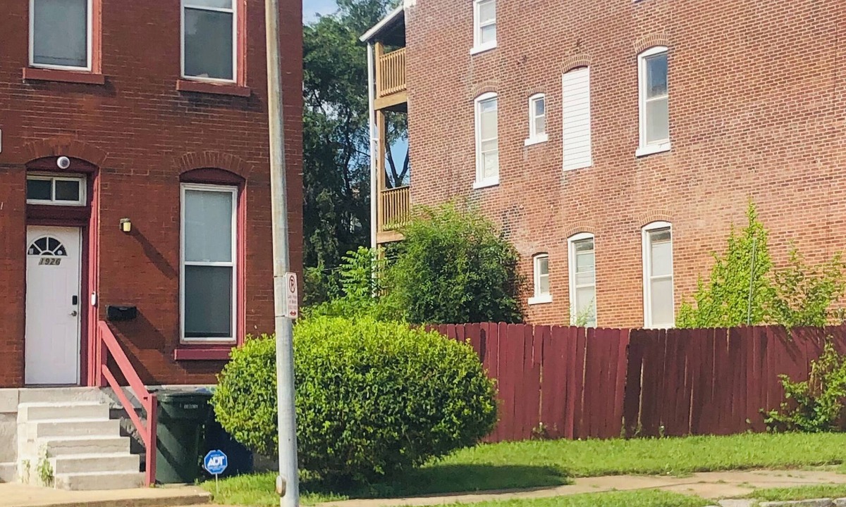 Downtown St. Louis House | Spacious, 2 bedroom townhome, 10 minutes from downtown St. Louis