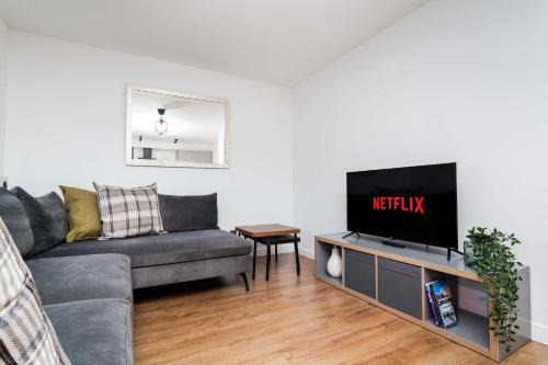 Liberton Apartment | Spacious 2BR - Parking Near Edinburgh City Centre