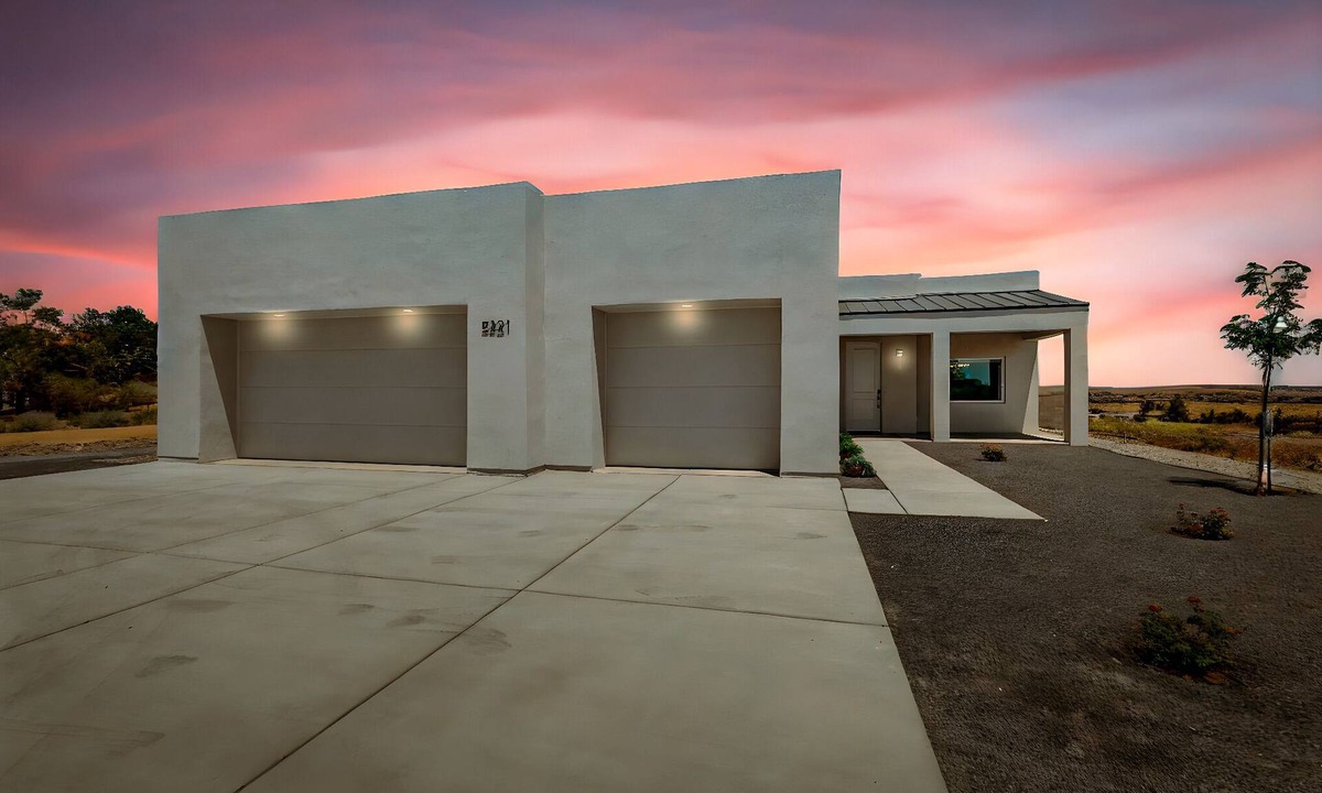 Rio Rancho House | Spacious 3 Bed/2 Bath with open floor plan. Garage included. Small Dogs OK
