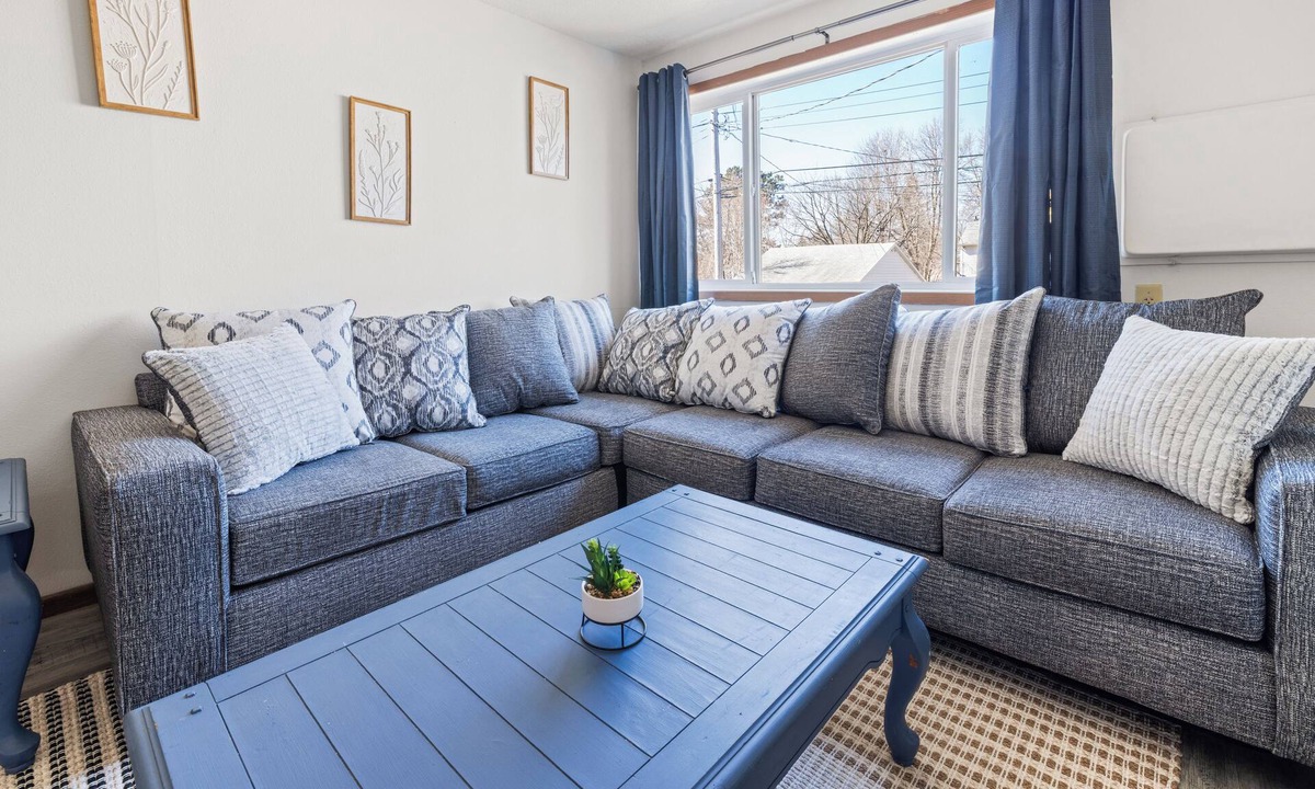 St. Cloud Apartment | Spacious 3-bedroom apartment with WiFi, AC in wonderful St. Cloud