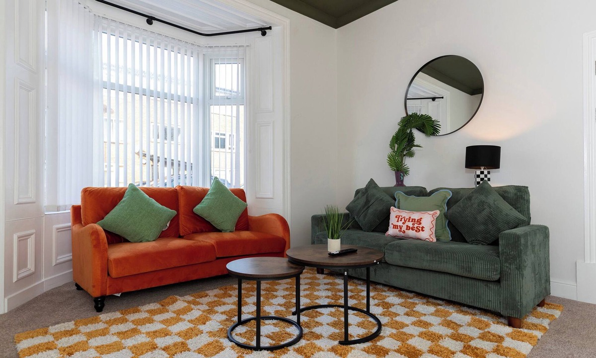 Roker House | Spacious 3BR WiFi Parking Contractor Stay