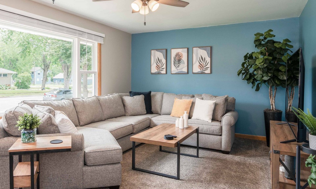 Sioux Falls House | Spacious 4BR 2BA Home Near Hospitals, Fields, and Mall