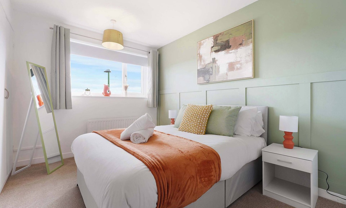 Consett House | Spacious 4BR Home Sleeps 8 by Stay With Us