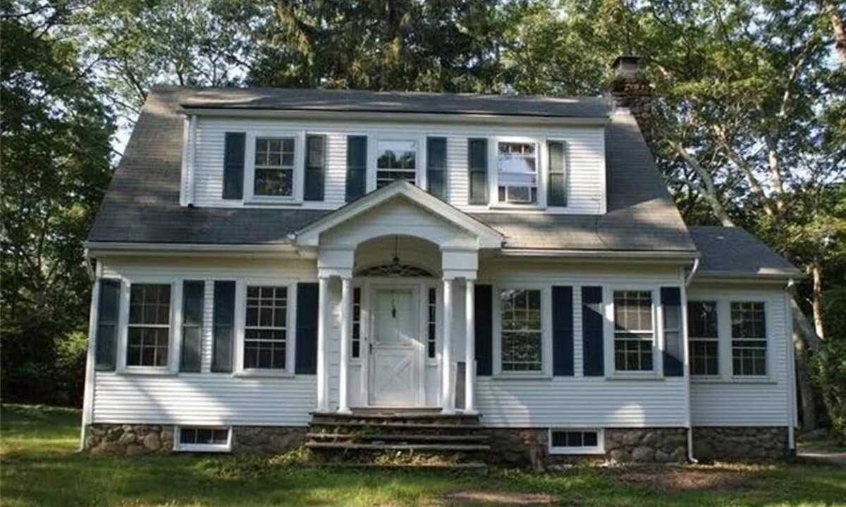 Kingston House | Spacious 5-bedroom house in charming South Kingstown with WiFi, AC