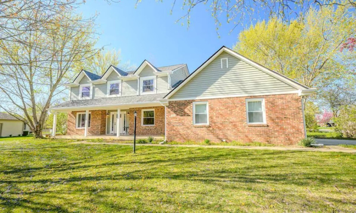 Westfield House | Spacious 5-bedroom house close to Grand Park in Westfield