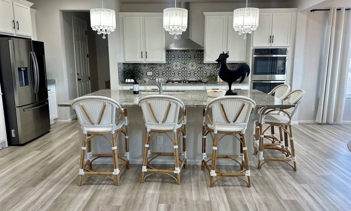 Castle Rock House | Spacious 5-bedroom house in marvelous Castle Rock with 2 kitchens