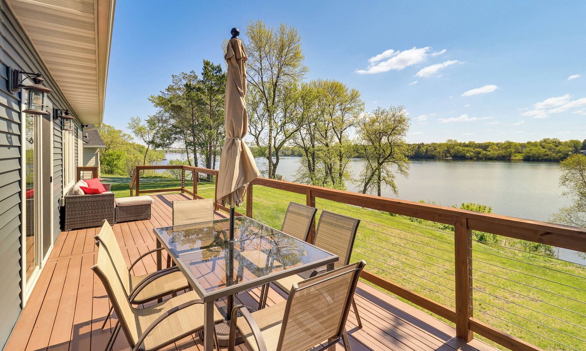 Alexandria House | Spacious 6BR Lake Victoria Retreat w/Private Dock
