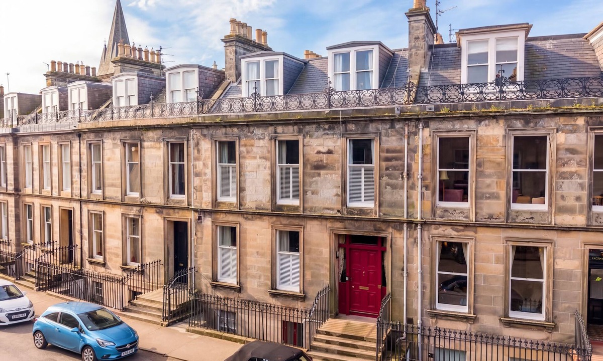 St. Andrews Cottage | Spacious 7-Bedroom Georgian Townhouse in St Andrews, Walk to Old Course, West Sands & Town