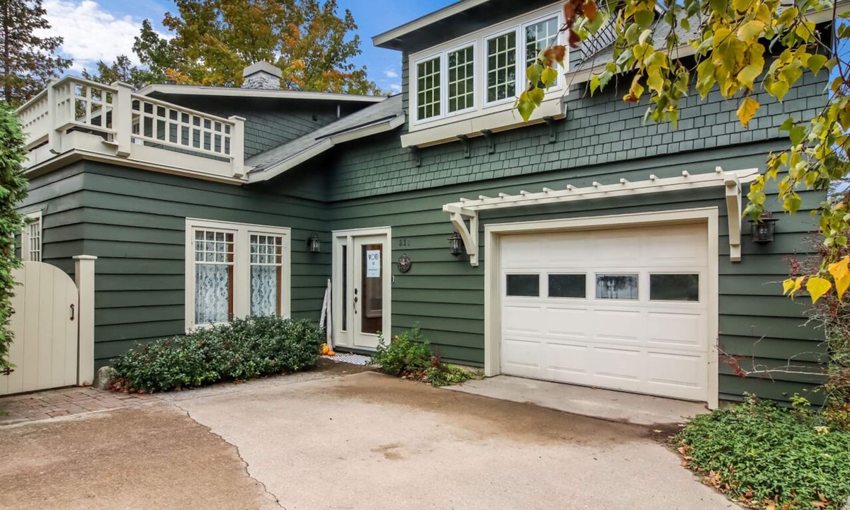 Leland Cottage | Spacious Cottage in Leland Walk2Beaches&Village Best Location in Leelanau County
