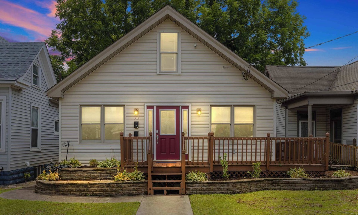 New Albany House | Spacious family-friendly home w/exclusive arcade!