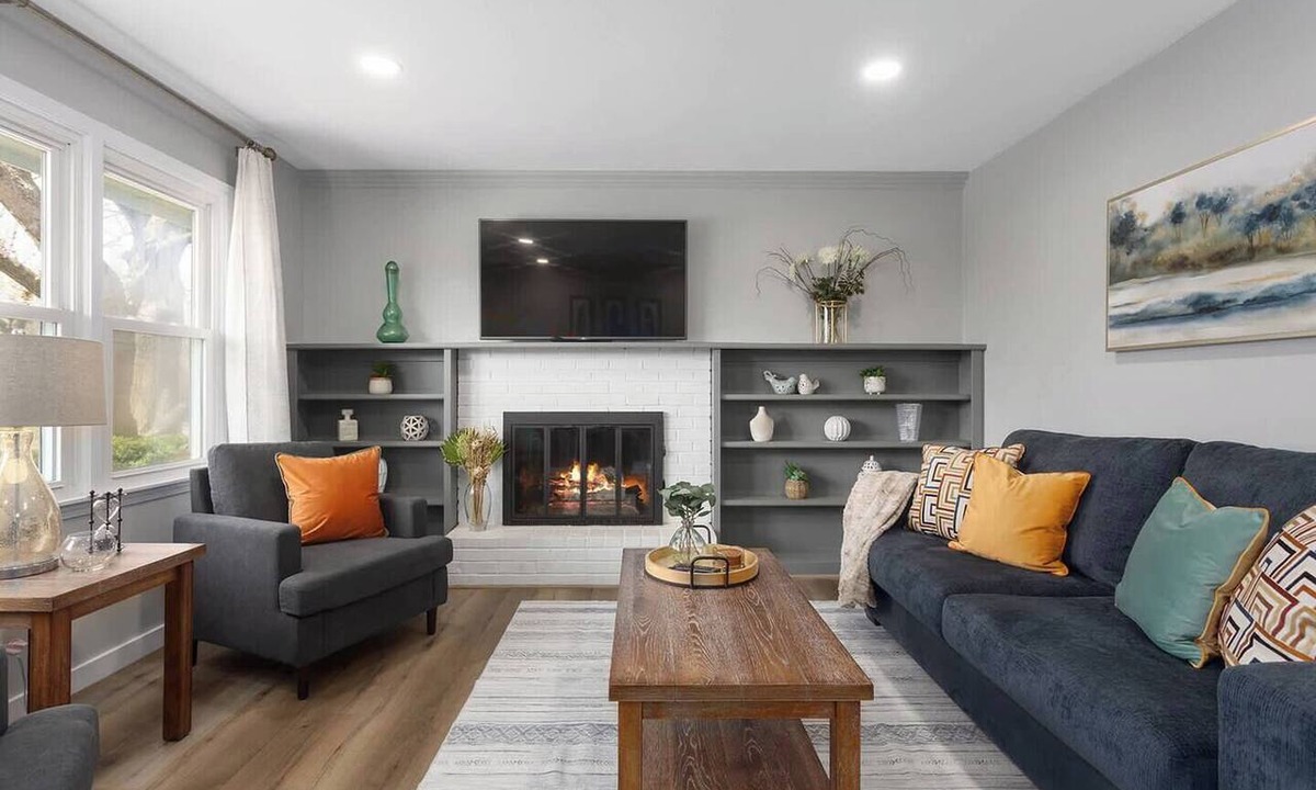 Lenexa House | Spacious King Beds! Quiet & Walkable| Fenced Yard