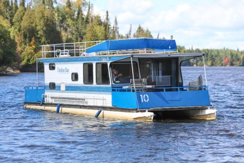 Babbitt Boat Rental | Spacious Muskie Houseboat - Sleeps 8 - Massive Upper Penthouse - Fast Wi-Fi HB10
