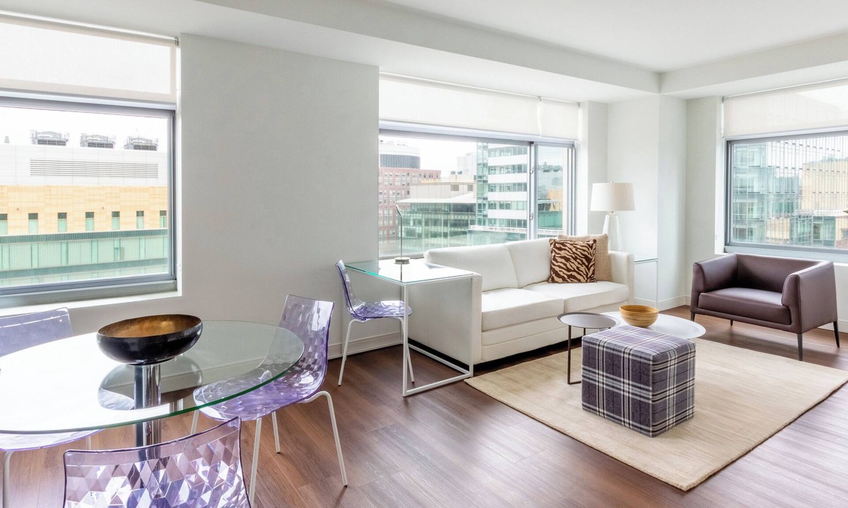 East Cambridge Apartment | Spacious One Bedroom in Cambridge with Amenities