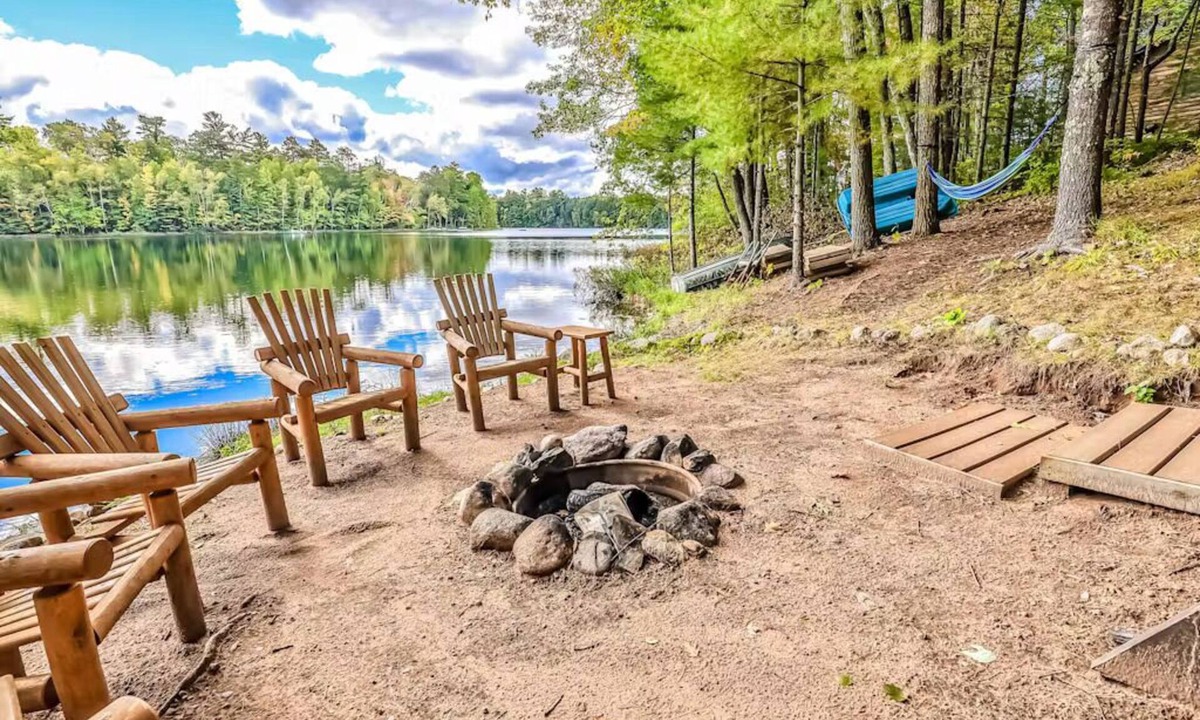 Lac du Flambeau House | Spacious Pet-Friendly Lake Home with 2 Kitchens – Perfect for Family Gatherings