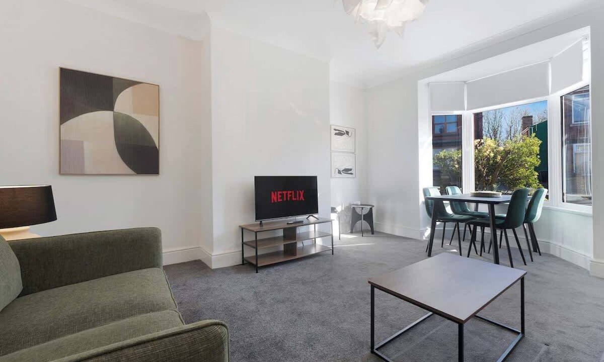 Tudhoe House | Spacious Retreat at Durham Road