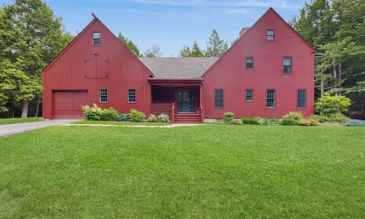 Freeport House | Spacious retreat with peaceful seclusion, Wifi, Patio & BBQ Grill