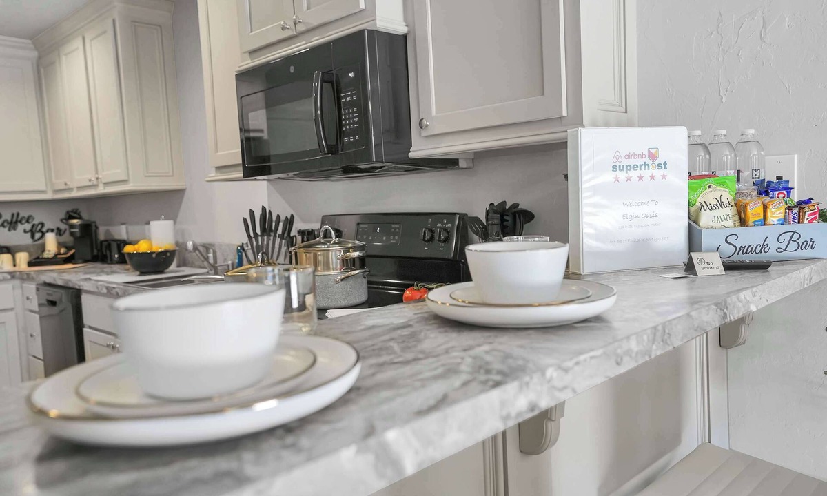Elgin Apartment | Spacious Townhome - 15 mins to Fort Sill, Wichitas