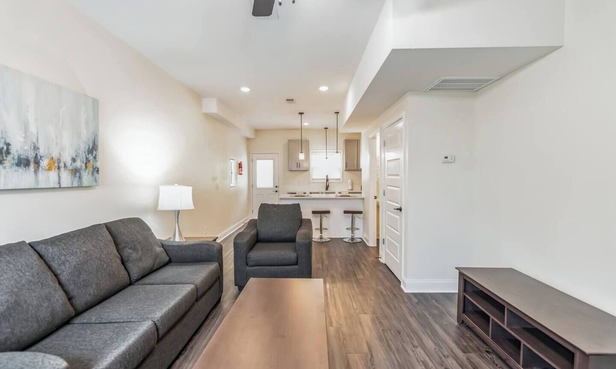 Clarksville Apartment | Spectacular 2bd/2.5bth I Properties by Preston