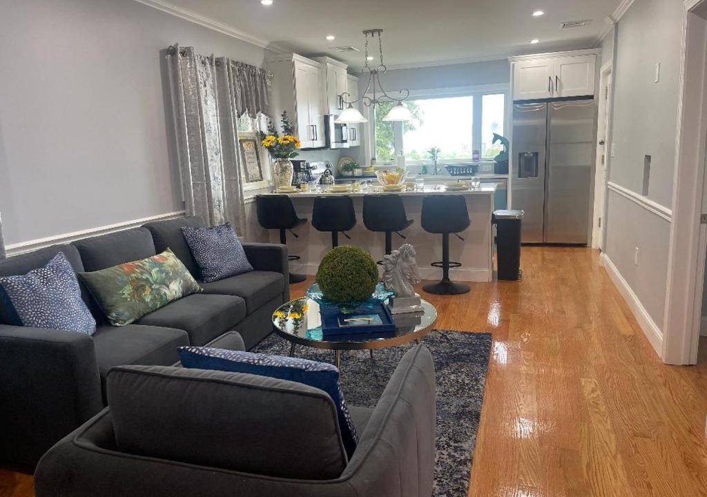 Highland Park Apartment | Spectacular Boston City View
