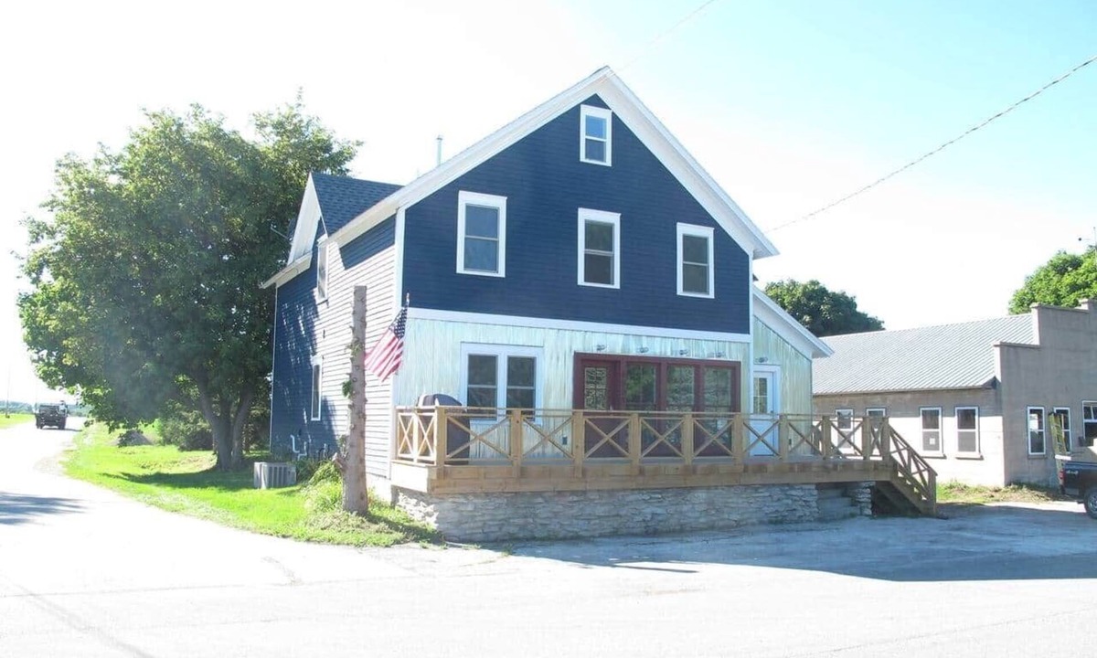 Egg Harbor House | Spectacular Sunsets at 3 BR Classic Farm House