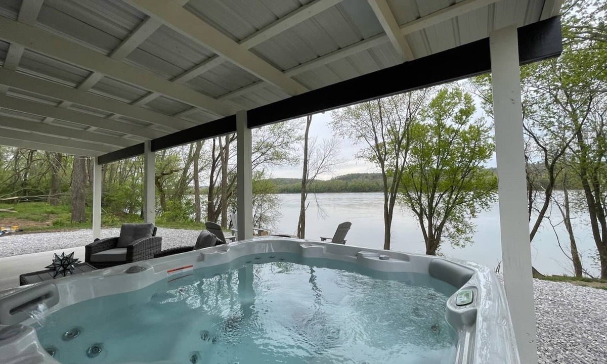 New Richmond Apartment | Stargazers' Retreat: A Tiny Home on the Riverside