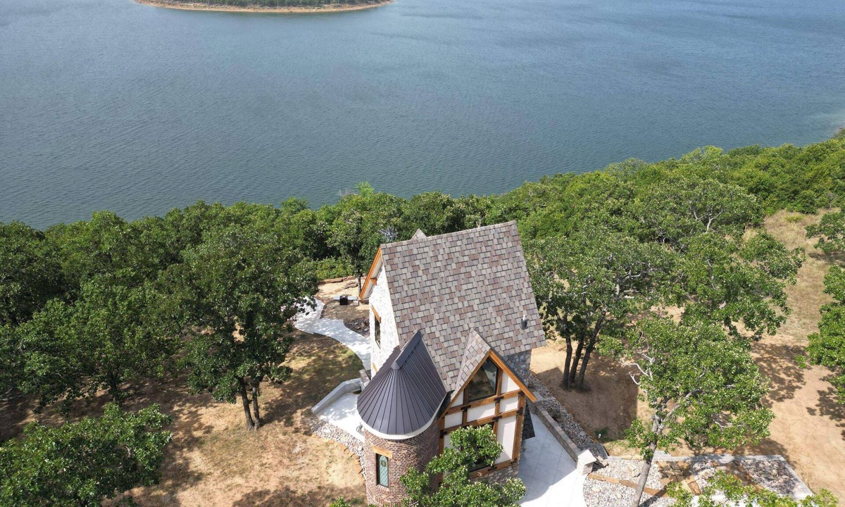 Skiatook House | Stay in a Private Castle - Lake Views + Wishing Well Experience - Adults Retreat