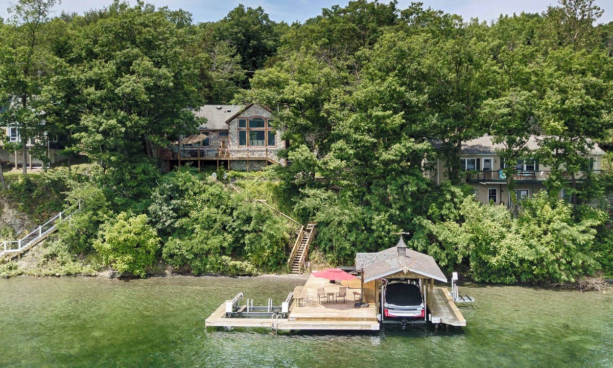 Town of Jerusalem House | Steinhus: Stunning Stone Estate with 200' Private Keuka Lakefront!
