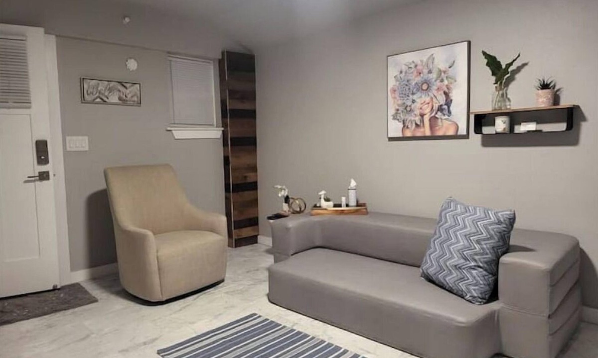 Tulsa House | Step into this charming 1-bedroom house