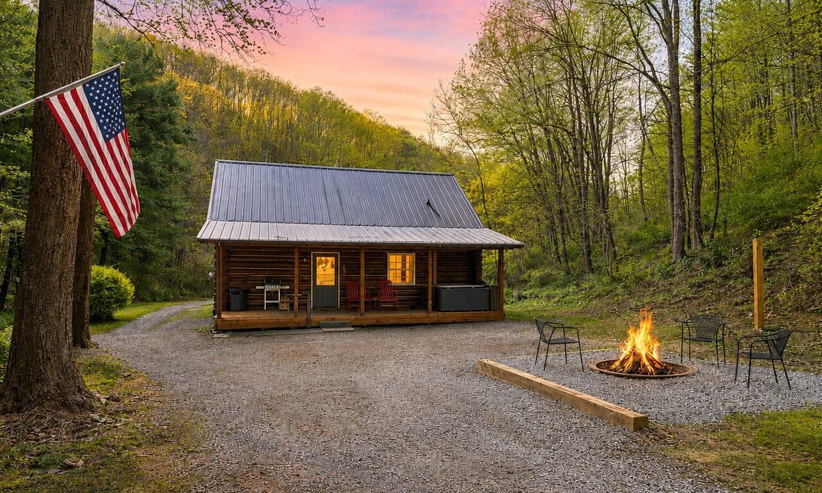 South Bloomingville Cabin | Stepping Back in Time Getaway: 2 bed/2 bath cabin w/Hot tub, fire pit, + Wifi
