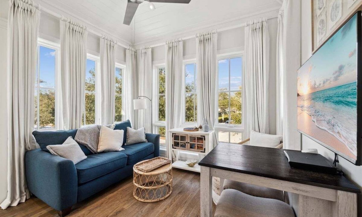 Rosemary Beach House | Stepping Stone - Charming 1-bedroom Carriage House in Inlet Beach for a romantic getaway.