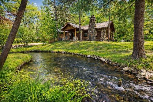 Traverse City Ski Chalet | Steps to Beach-Hot Tub-Fireplace-Northern Original