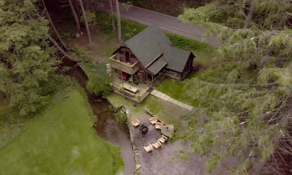 Coudersport Cabin | Streamside Log Cabin Cherry Springs Stargazing