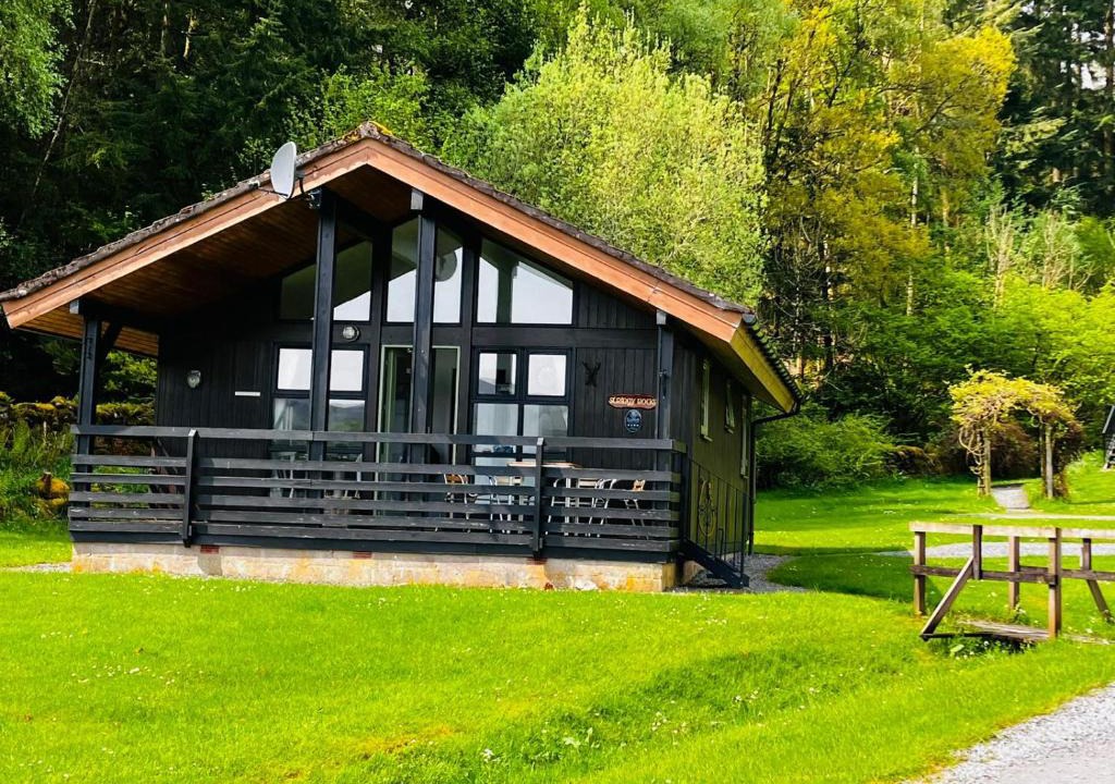 Netherton Ski Chalet | Stringy Rocks