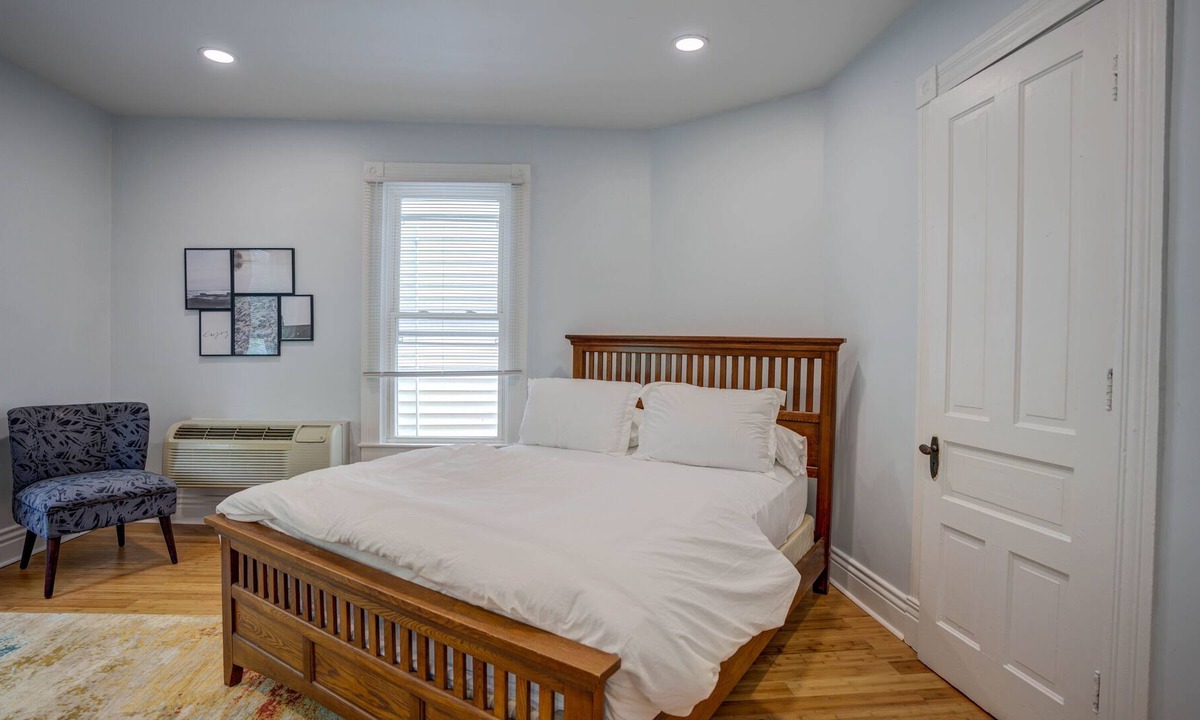 Cherokee Triangle Apartment | Studio apartment near all the coffee shops and restaurants in the Highlands