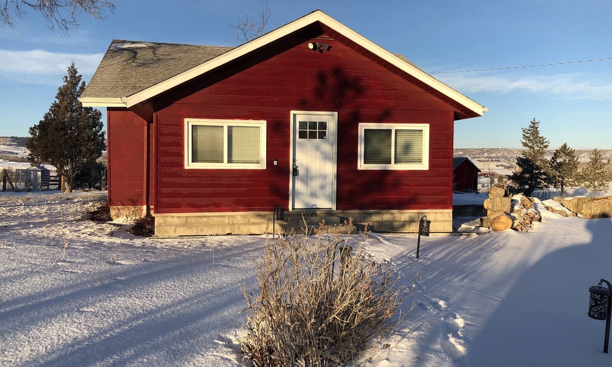 Franktown Apartment | Studio Basement Apartment in Little Red Home