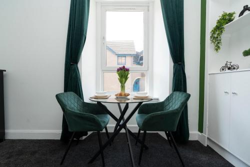 Glenisla Apartment | Studio flat in Dundee