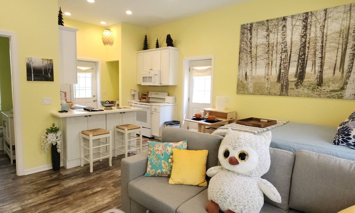 Kalkaska House | Studio sleeps 4 with Full RV hookup & AC