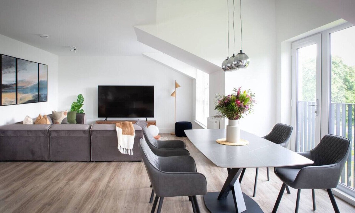 Balloch Apartment | Stunning 2 bed Penthouse Apartment at Loch Lomond