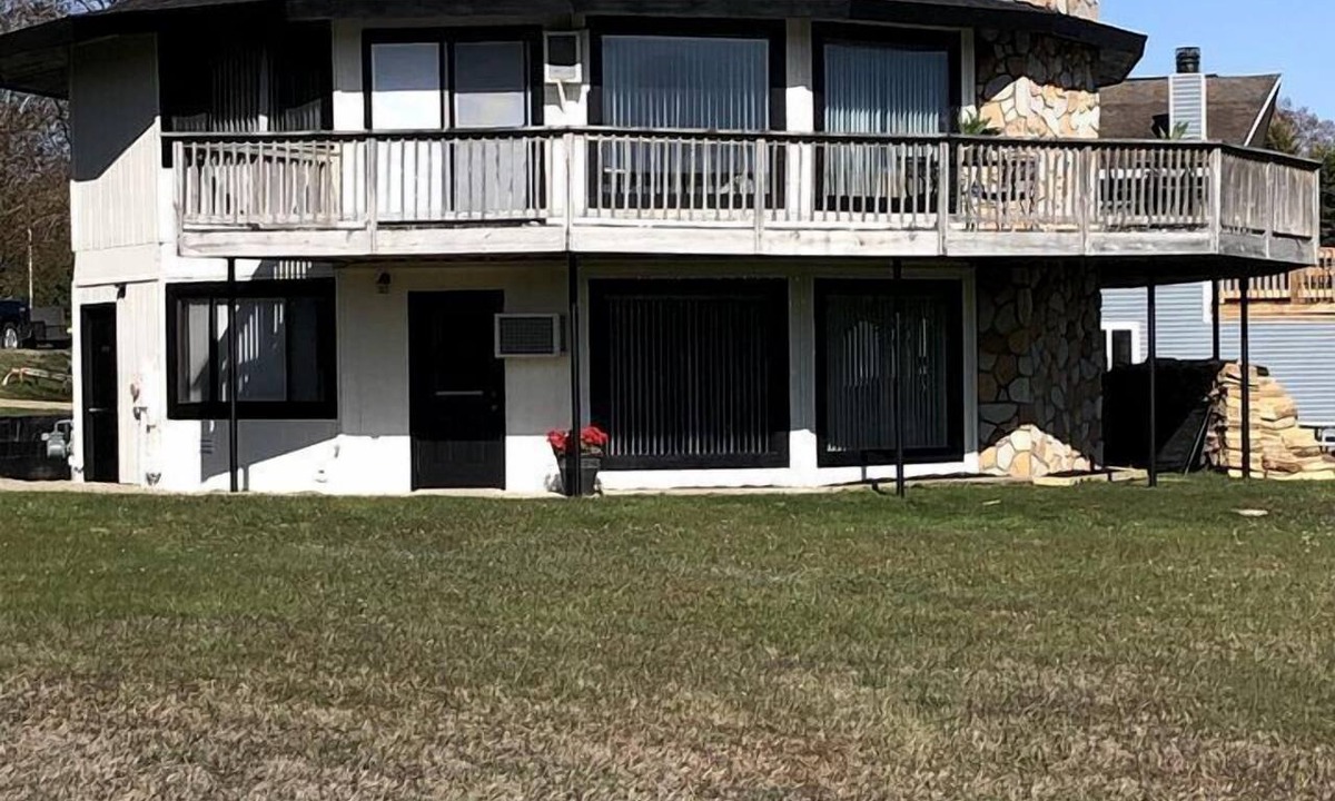Boyne Falls Cabin | Stunning Cabin Getaway Perfect for Large Groups Situated in Boyne Falls, Michigan