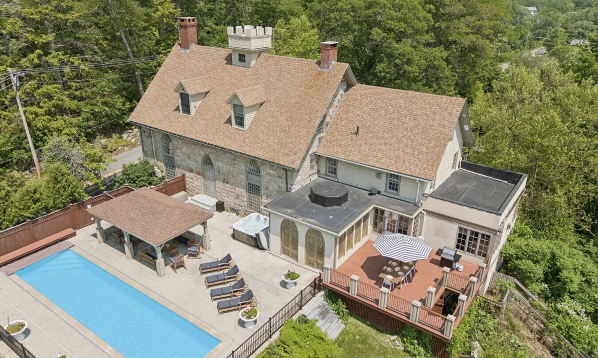 Bath House | Stunning Historic Maine Stone Castle