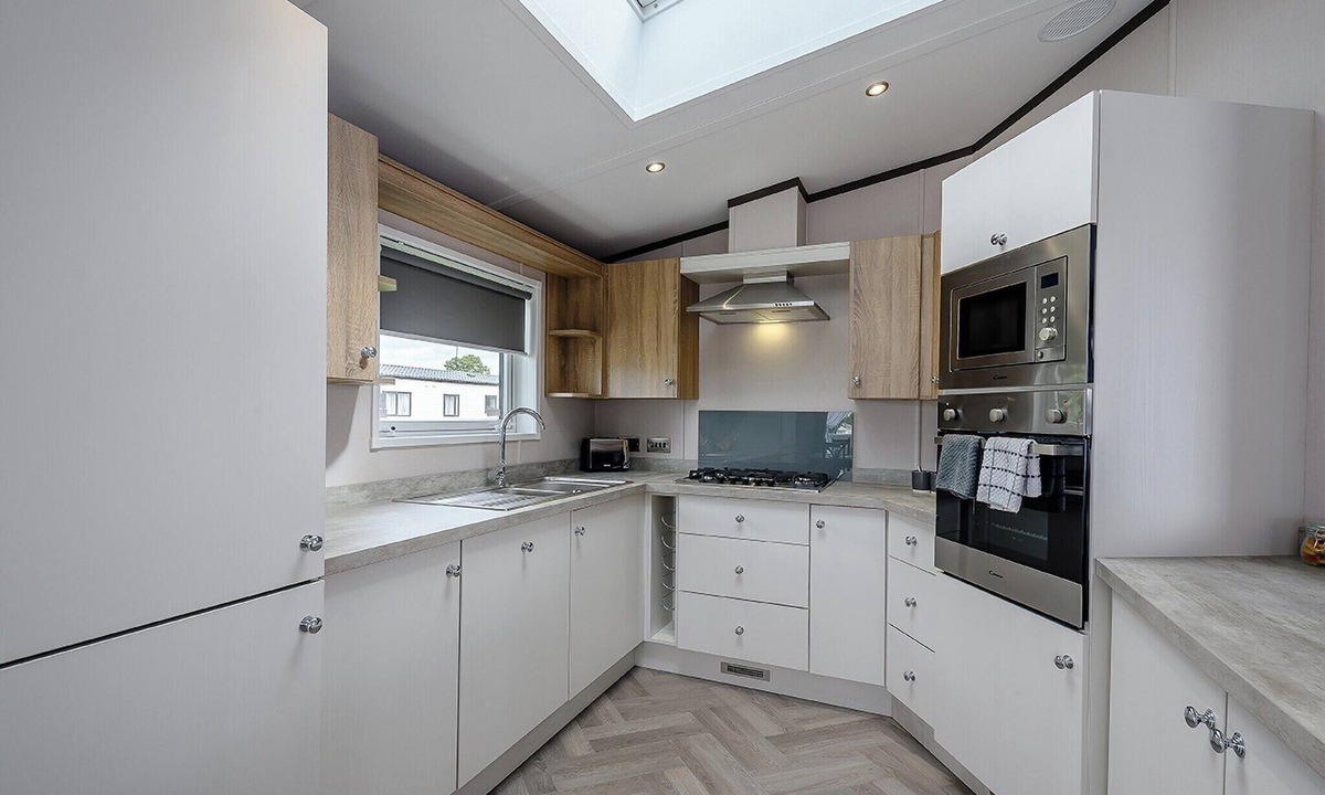 Blackford Ski Chalet | Stunning lodge with one double with en-suite shower and two twin.