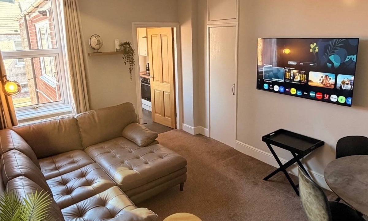 Newcastle-upon-Tyne Apartment | Stylish 3-Bed flat | Sleeps 6 | Perfect for Families, Groups & Contractors