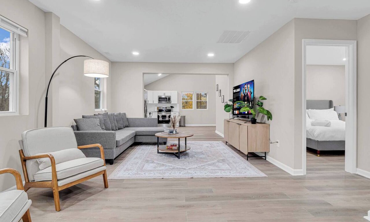 Noblesville House | Stylish 3B Noblesville Retreat, 3 min to Downtown, 15 to Ruoff, Backyard Deck