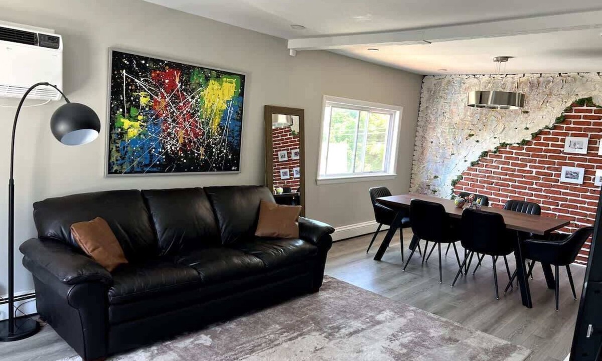 Everett House | Stylish 3BR Home Close to Campus 10min to Boston