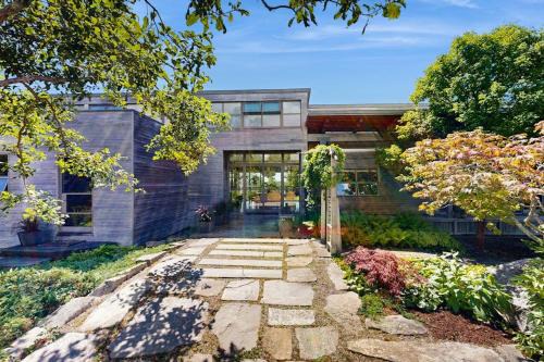 Spruce Head House | Stylish Coastal Retreat w/Spacious Layout & Access to the St George Peninsula