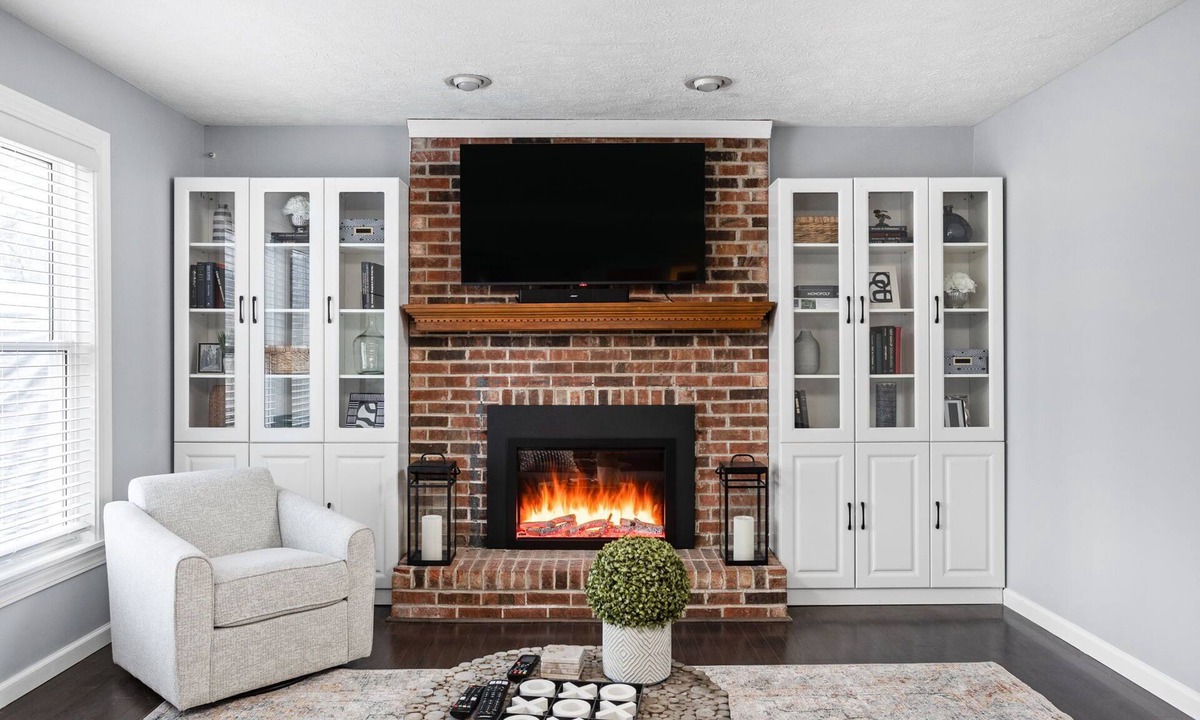 Carmel House | Stylish Comfort and Hot Tub at Clay Terrace