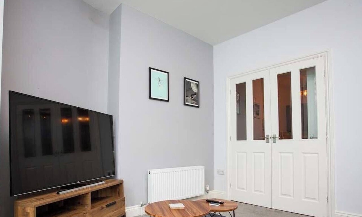 Whitley Bay Apartment | Stylish Cosy Two Bed Apartment - Coast Location