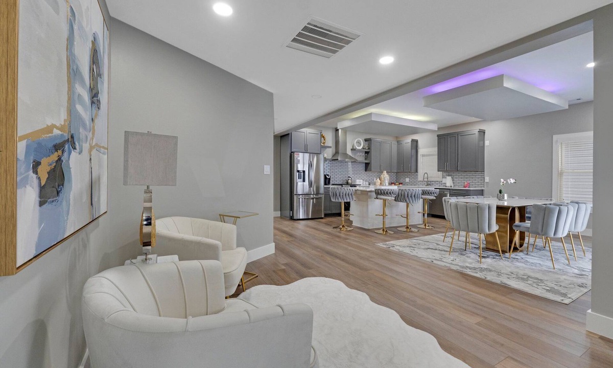 West Central Condo | Stylish Downtown Fort Wayne 3BR 2 BA Condo WiFi & Free Parking