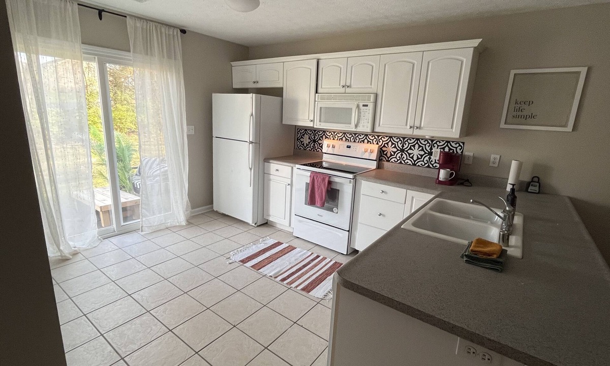 Elizabethtown House | Stylish Elizabethtown Townhome