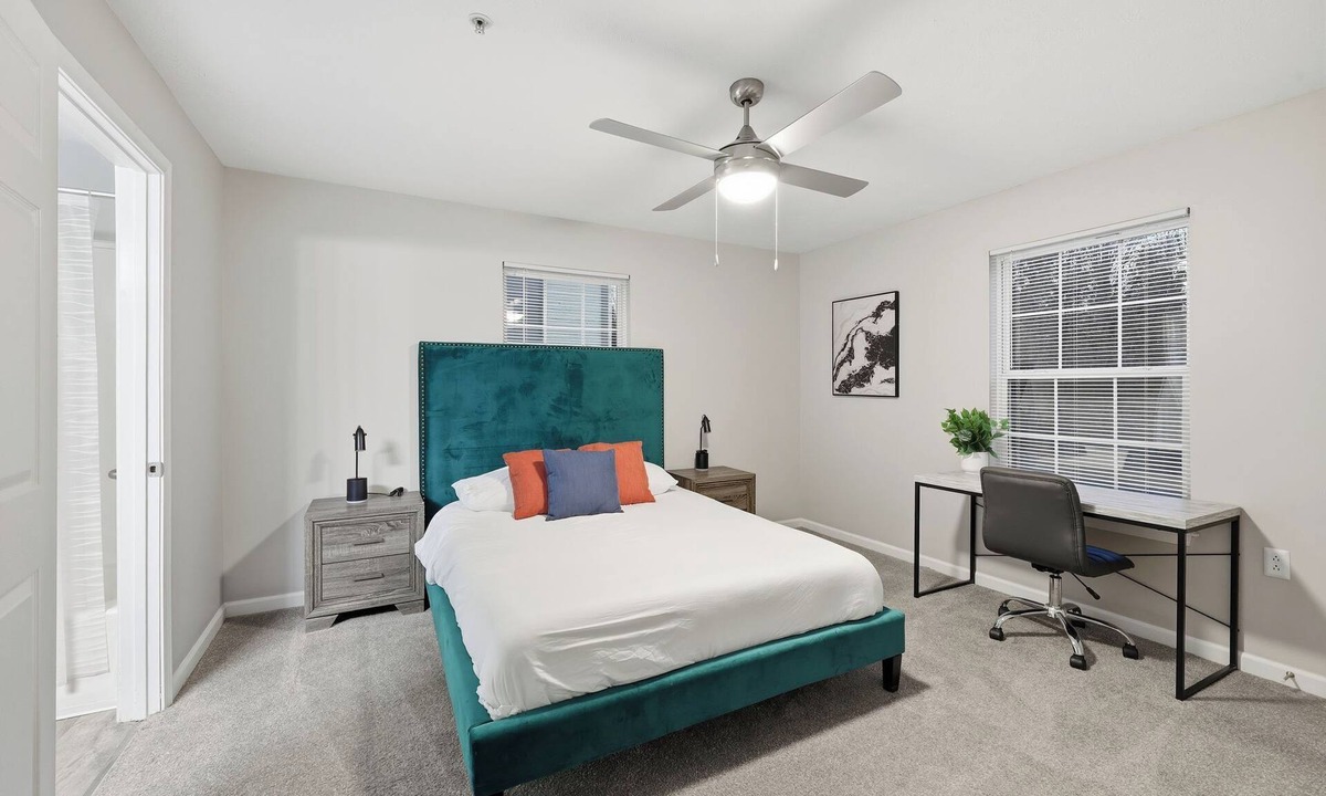 Clarksville Apartment | Stylish Highland Park 2BR 2BA Stay